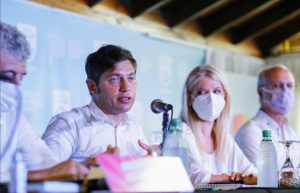 Kicillof en conferencia de prensa en Villa Gesell 