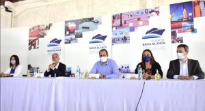 Conferencia de prensa en el Puerto de Bahía Blanca liderada por su presidente Susbielles y el ministro de transporte nacional Meoni