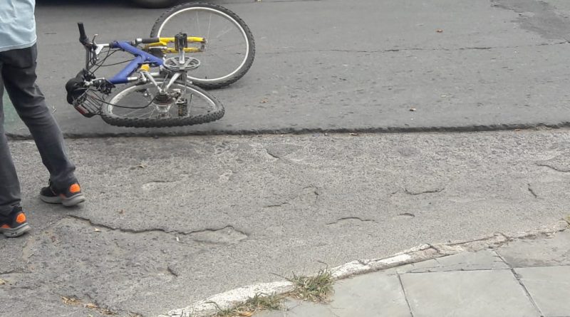 Bicicleta impactada en Bahía Blanca