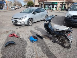 Impacto entre Auto y moto en Don Bosco y Brasil 